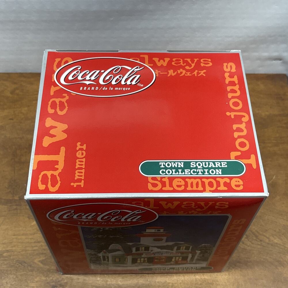 2000 Coca-Cola Town Square Collection The Lighthouse Gift Shop New - Picture 2 of 4
